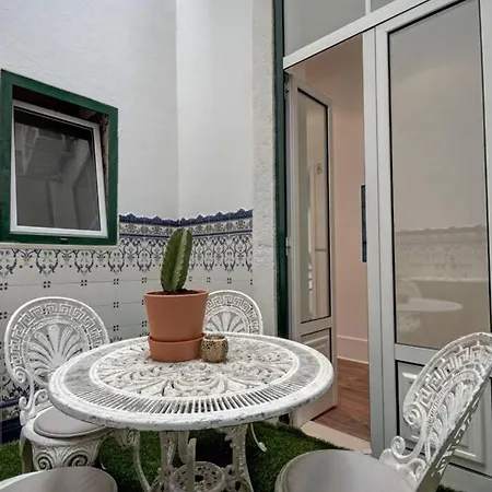 Unique Sao Bento Ideal For A Group Lisbon